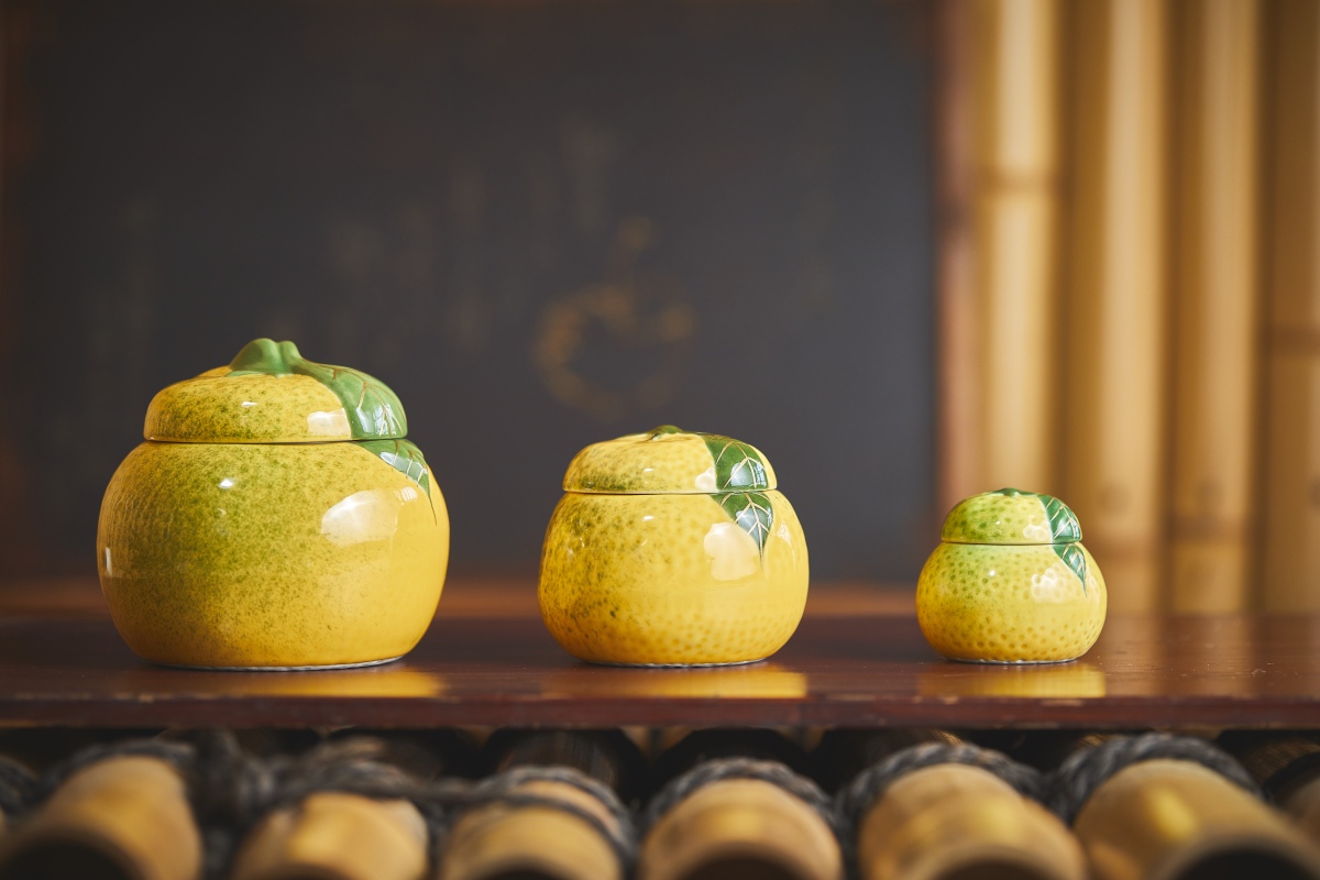 「柚味噌 柚型陶器入り」510g 7000円、220g 4000円、70g 2850円