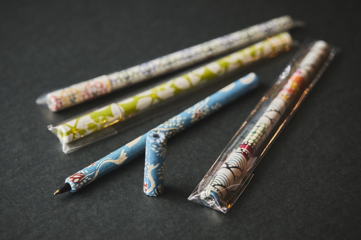 「型染紙ボールペン」1本418円・4本セット1650円