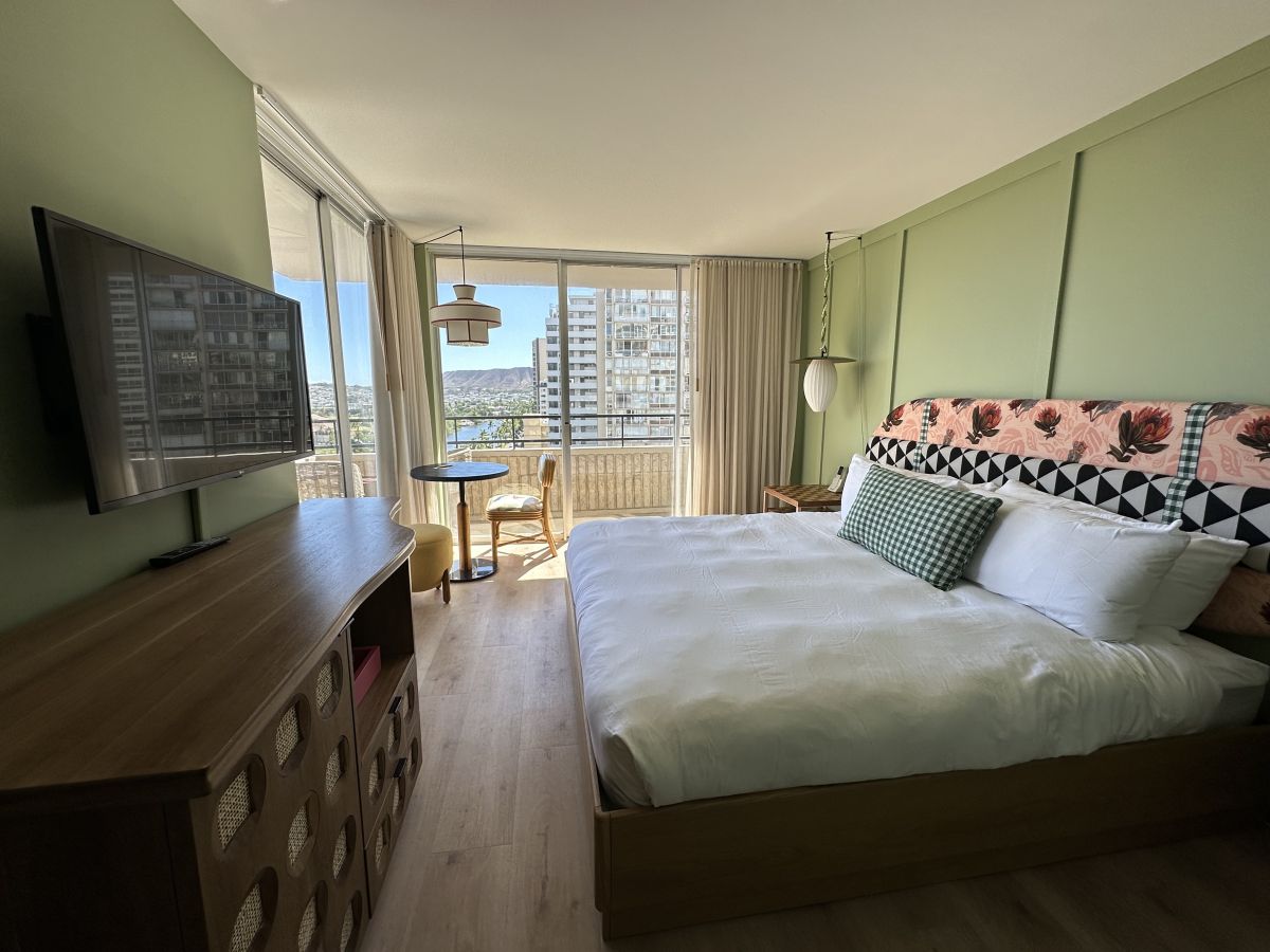 コーナープレミアムビューのキングベッドルーム（ラナイ付き）