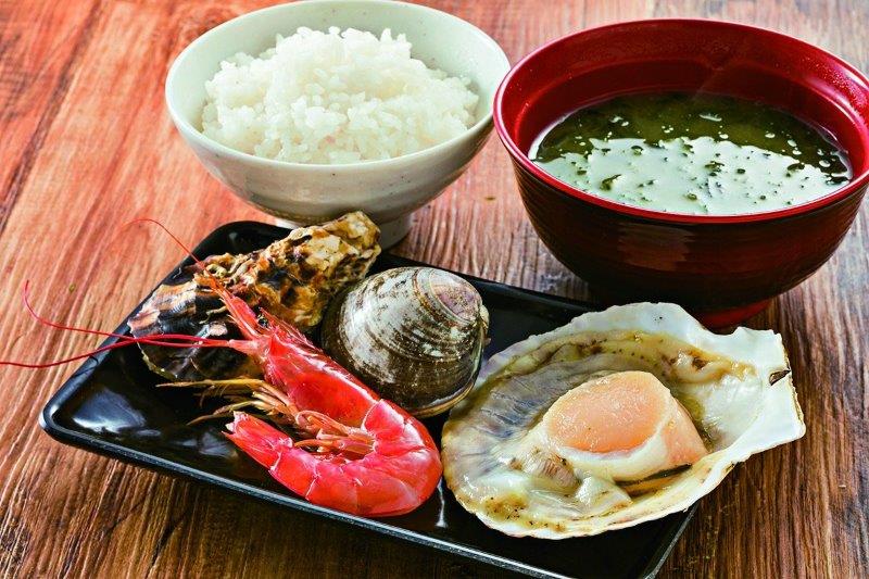 伊豆浜焼本舗の浜焼定食1499円