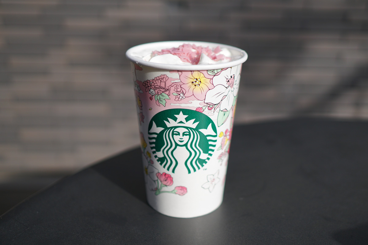 「花見 さくら クリーム」（ホット）Short 540円／Tall 579円／Grande 624円／Venti® 668円（持ち帰り）、Short 550円／Tall 590円／Grande 635円／Venti® 680円（店内利用）