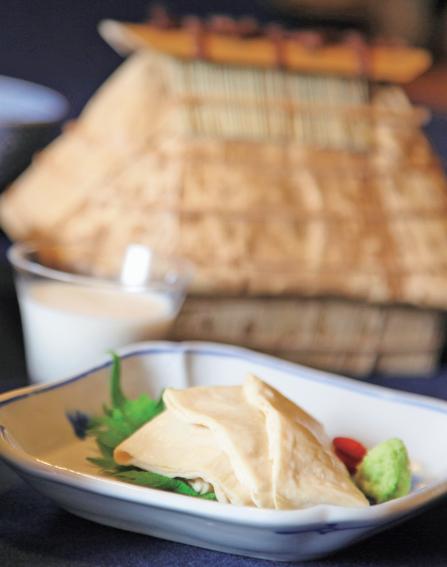 京ゆば処静家二条城店「ゆば尽くし膳」3800円～