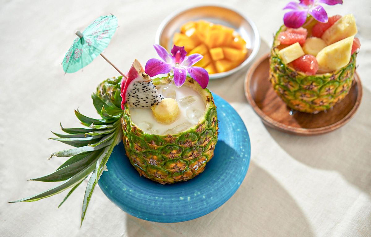 オリジナルのドリンクやアラカルトフードも南国感いっぱい