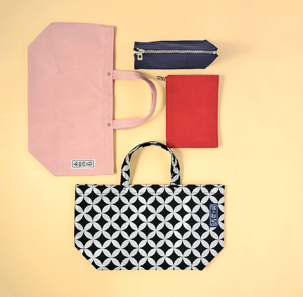 「一澤信三郎帆布」のトートバッグ（無地）3850、トートバッグ（柄）7700、ペンケース3630、ポーチ3850円