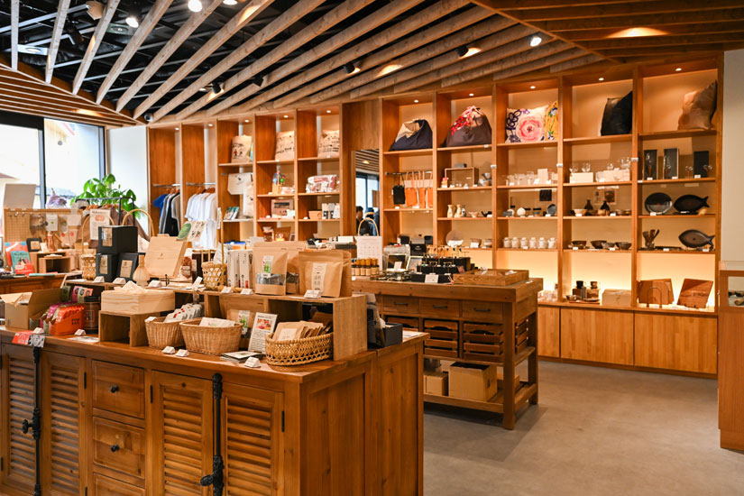 セレクトショップ「tanukiya」には手づくりの工芸品も