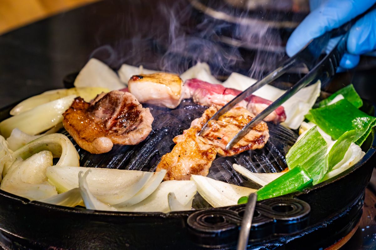 厚切りの羊の肉を、、、0000円