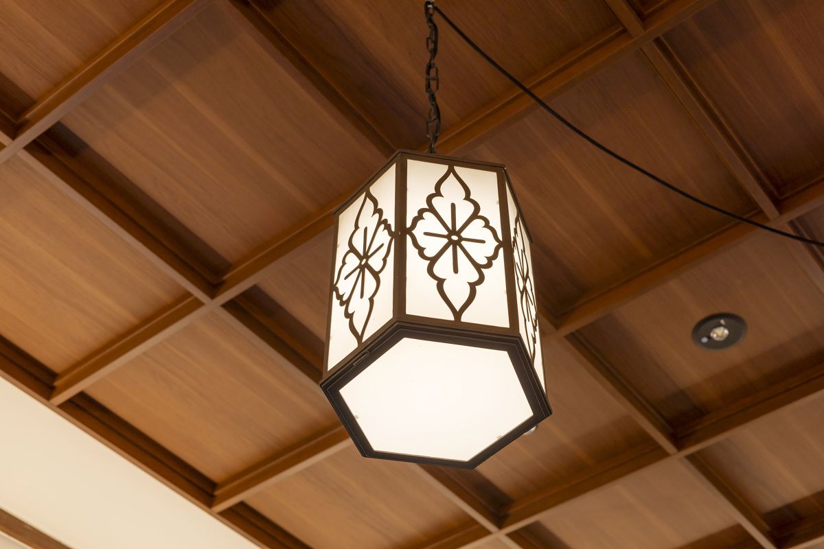 部屋ごとに照明もデザインが異なる