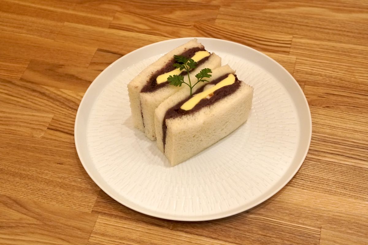 醤油レーズンあんバターサンド ゴルゴンゾーラ入り1200円