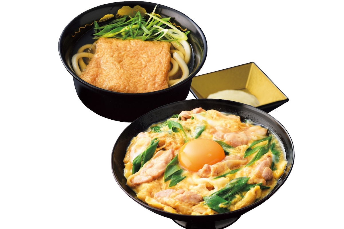「親子丼と小きつねうどん」1540円/道頓堀今井