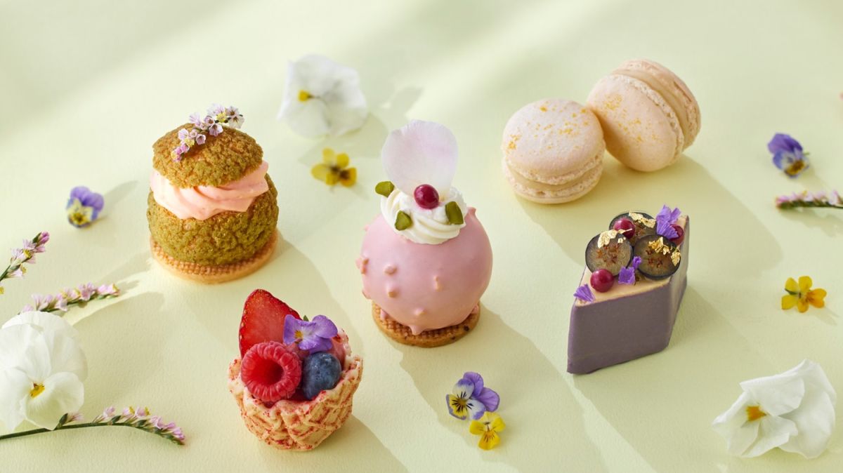 【フォーシーズンズホテル丸の内 東京】美しい花々をモチーフにしたスイーツとともに世界各国を巡る「フラワー アフタヌーンティー」