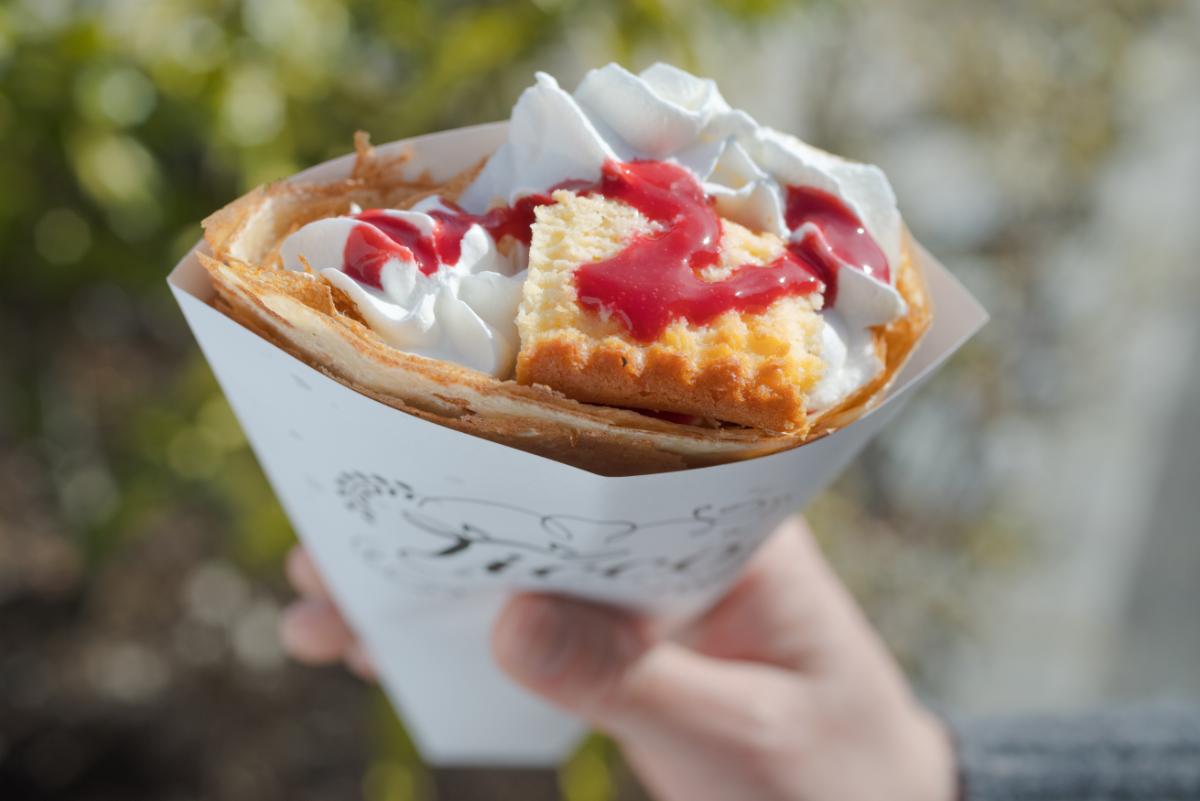 「まかいのチーズケーキクレープ」700円