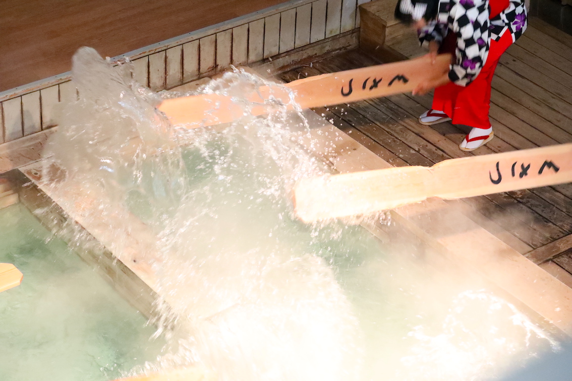 クライマックスは豪快に水しぶきが上がる