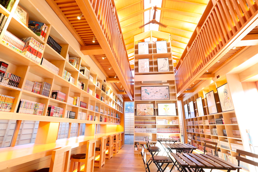 「漫画堂」内観