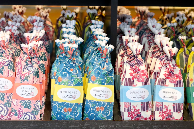 色とりどりのパッケージ