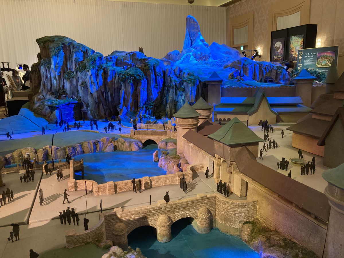 フローズンキングダムの1/25スケール模型