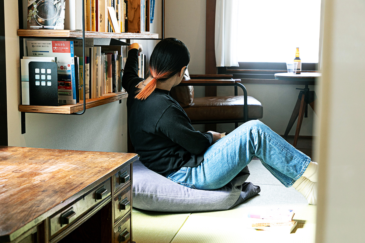 読書がひと段落したら、畳に座ってしばし休憩するのもいい