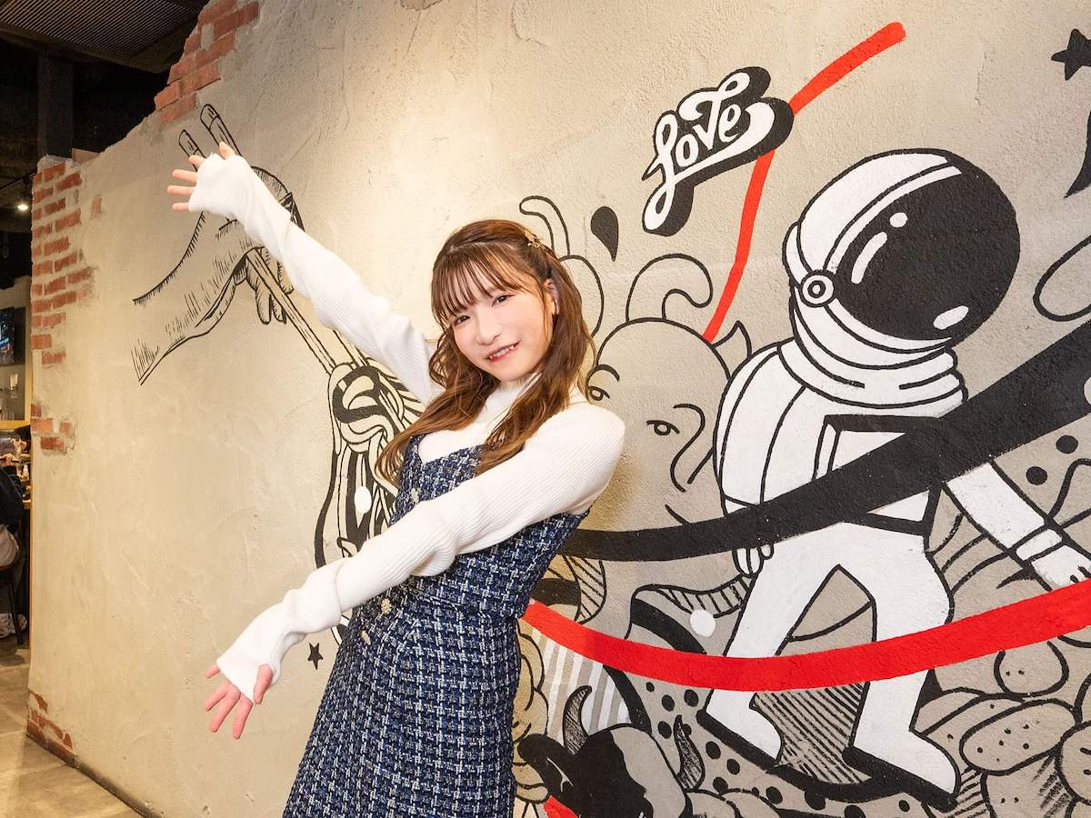 壁に描かれたポップなイラストにも注目 