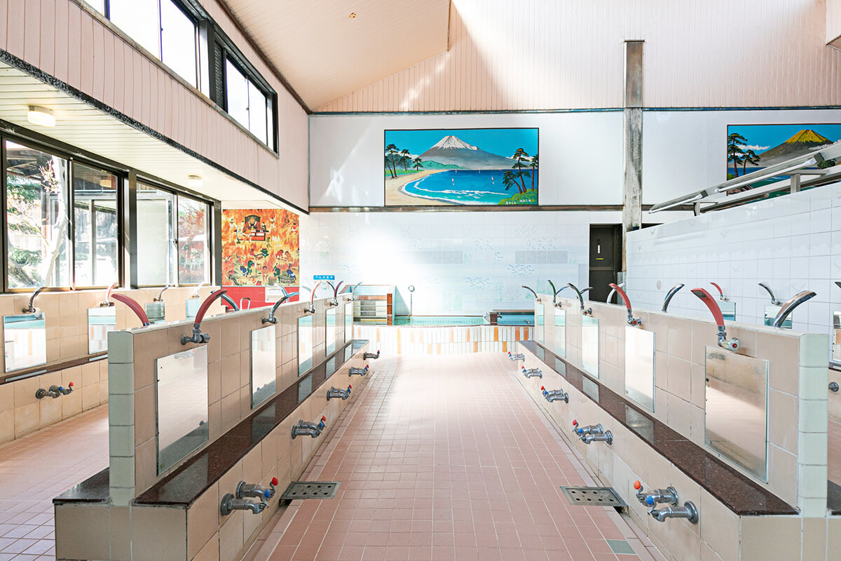 こちらが男湯（水曜日は女湯）