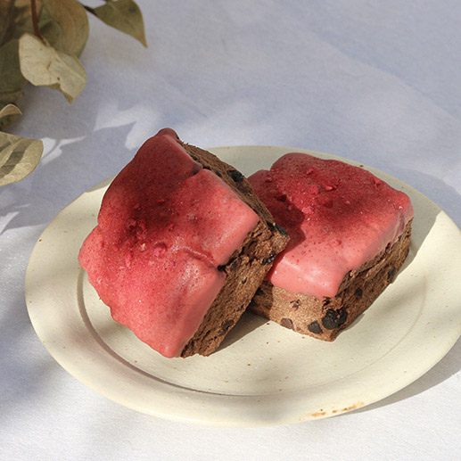 ＜Lycka（リッカ）＞「フランボワーズのショコラスコーン」 1個486円 ※各日50点限り ※出店期間：3月9日（土）～3月12日（火）