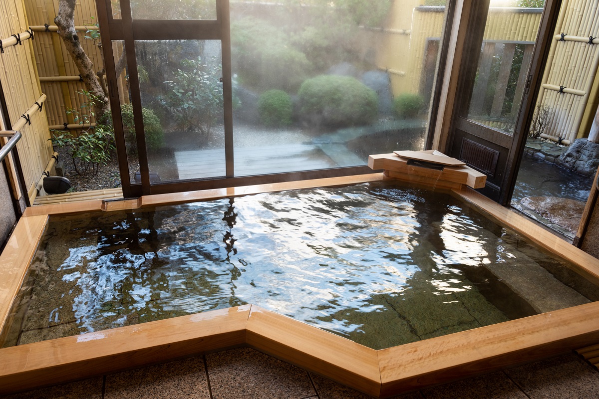 大浴場はチェックイン（14時30分）後から入浴可能。21時に男女入れ替えとなる