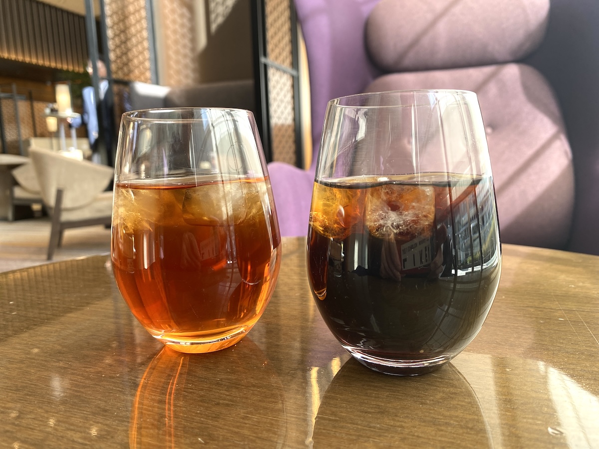 コーヒーと紅茶はアイスまたはホットを選べます