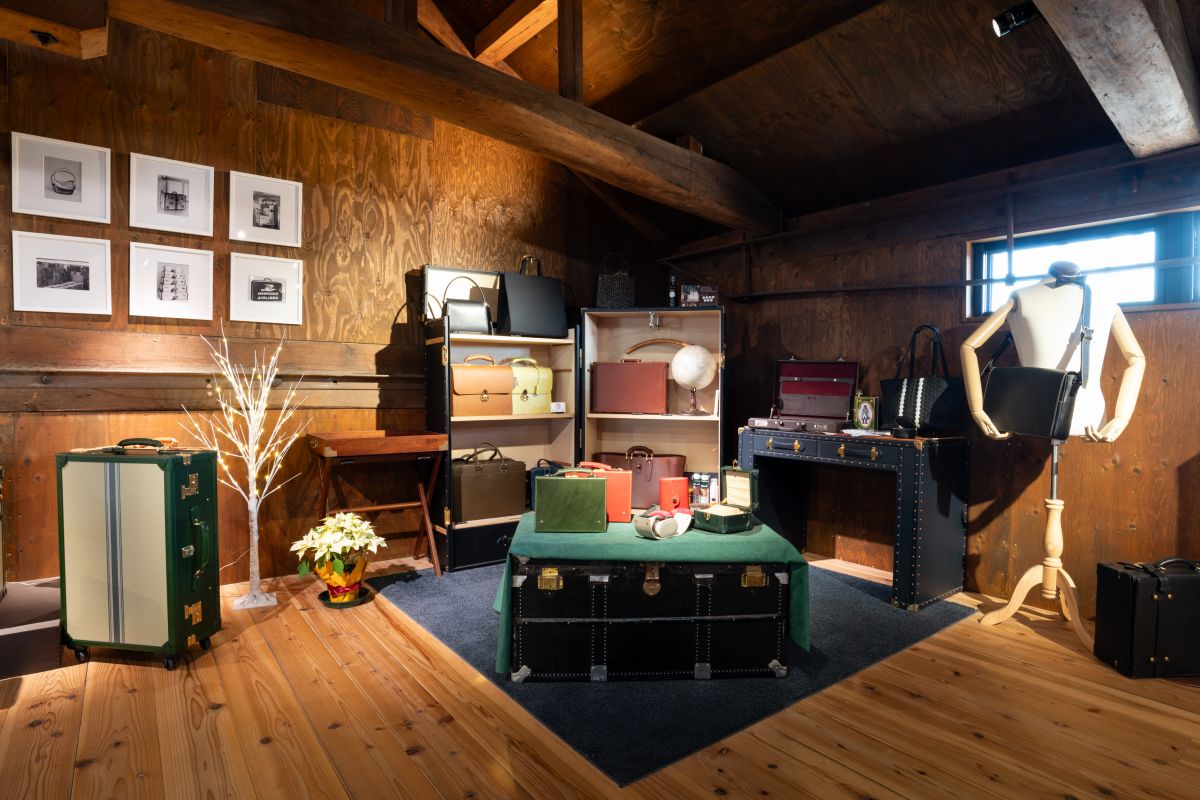 スタイリッシュなファクトリーショップ