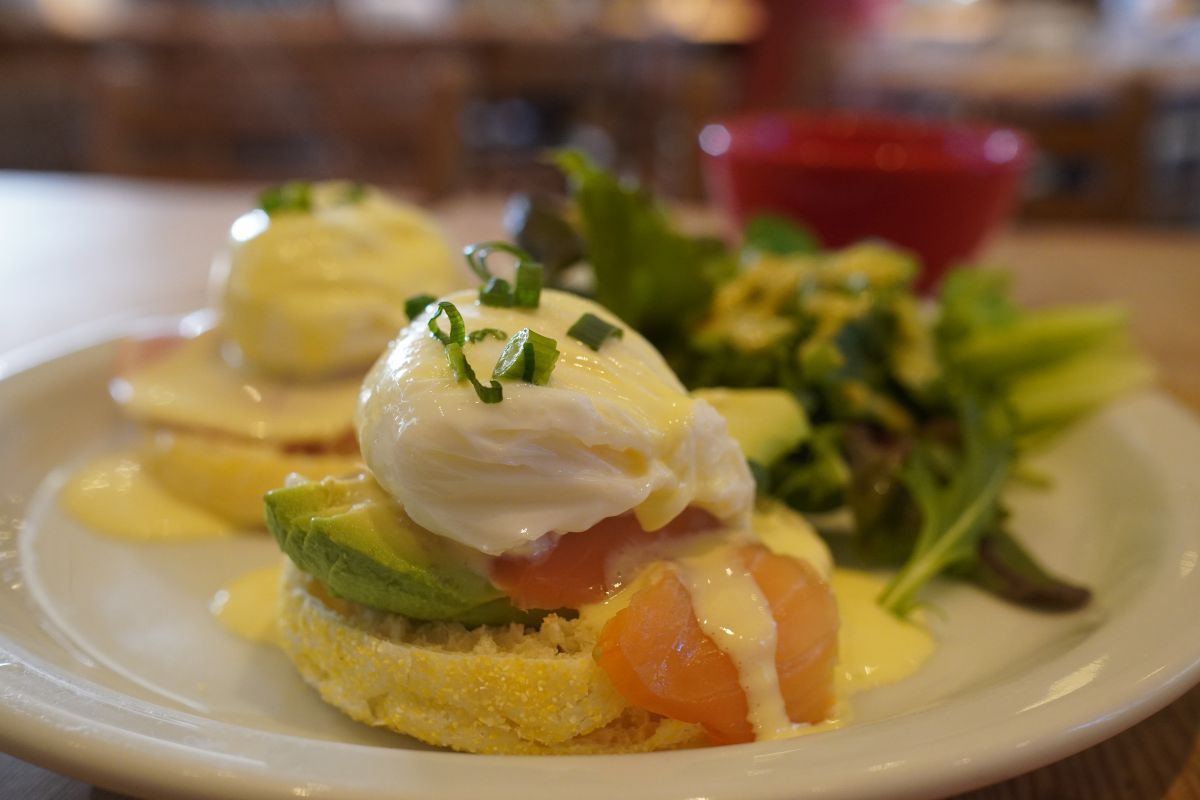 「エッグベネディクト」1pc 1180円／2pc 1750円