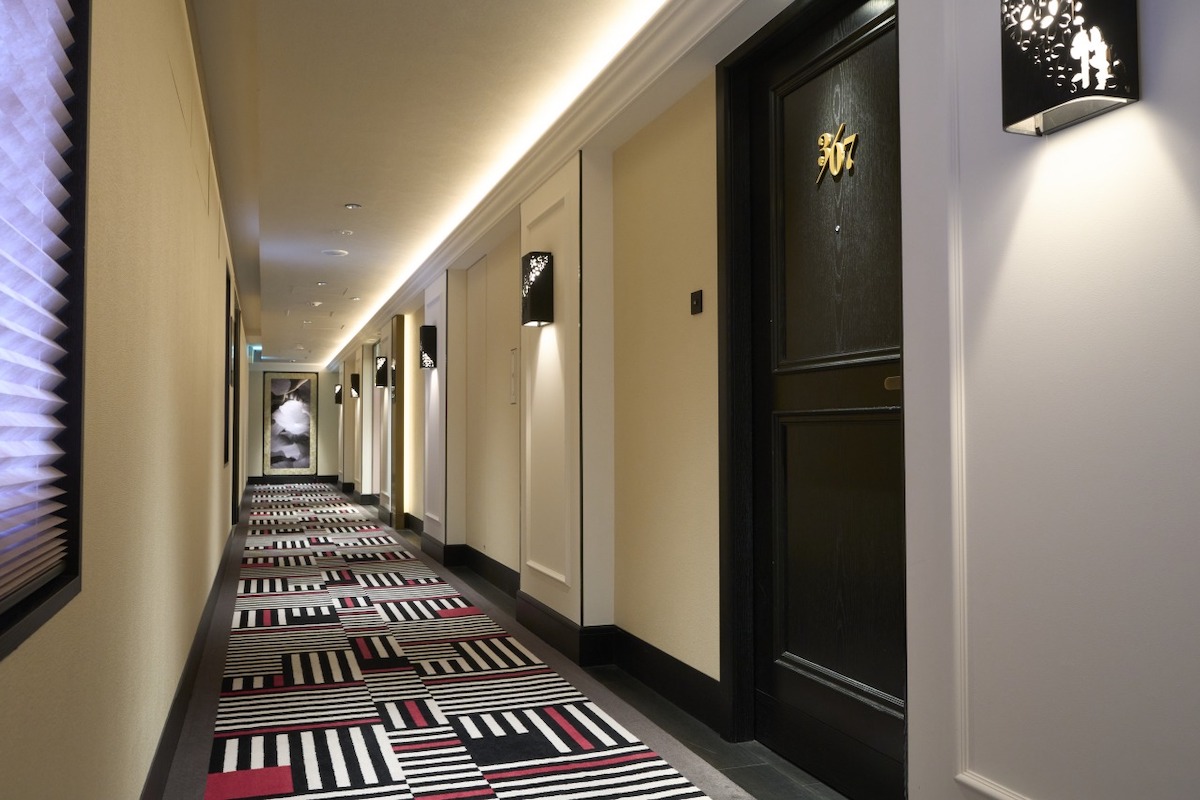 客室フロア、廊下