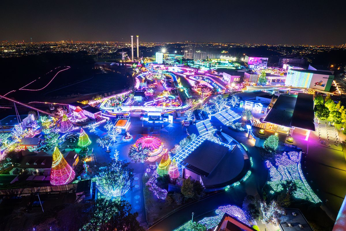 「大観覧車」から見た園内の「ジュエルミネーション」。遠くの東京の街まで見渡せます
