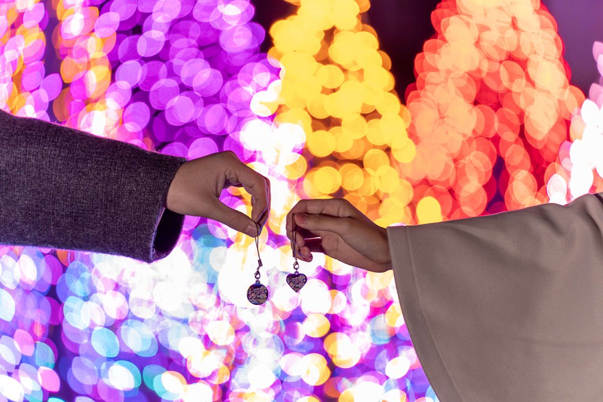 毎年好評のストラップ（ラウンとハート）1個400円。デザインは今年だけのもの。カップルでいかがでしょう