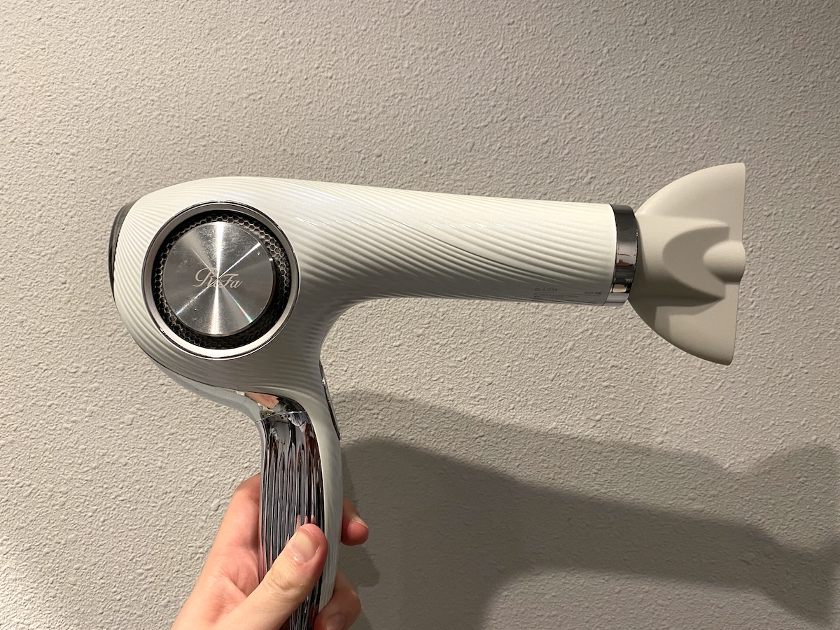 ドライヤーは「ReFa（リファ）」