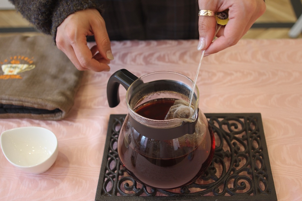  ティーバッグを使ったおいしい紅茶の淹れ方もレクチャーしてもらえる