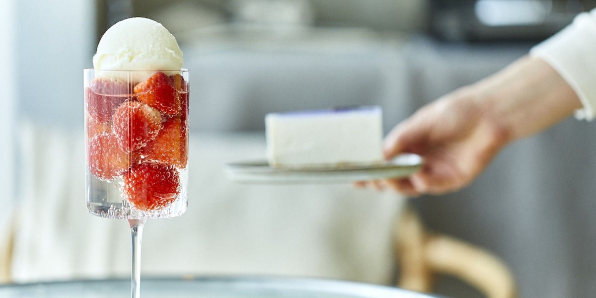 【京都】10粒のイチゴ×甘くない透明なクリームソーダとラベンダーのチーズケーキにきゅんっ！