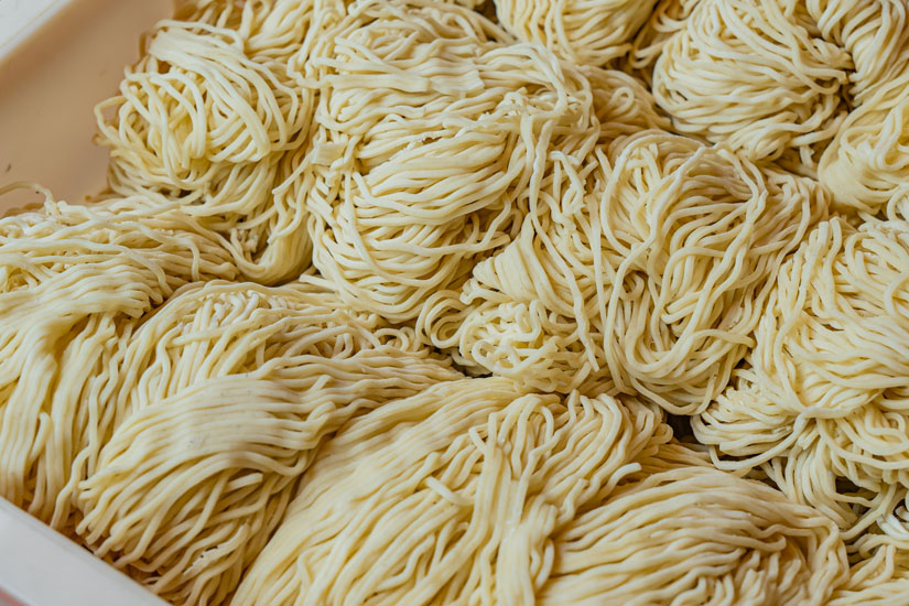 長野県産の麺用粉でつくられた手打ち麺