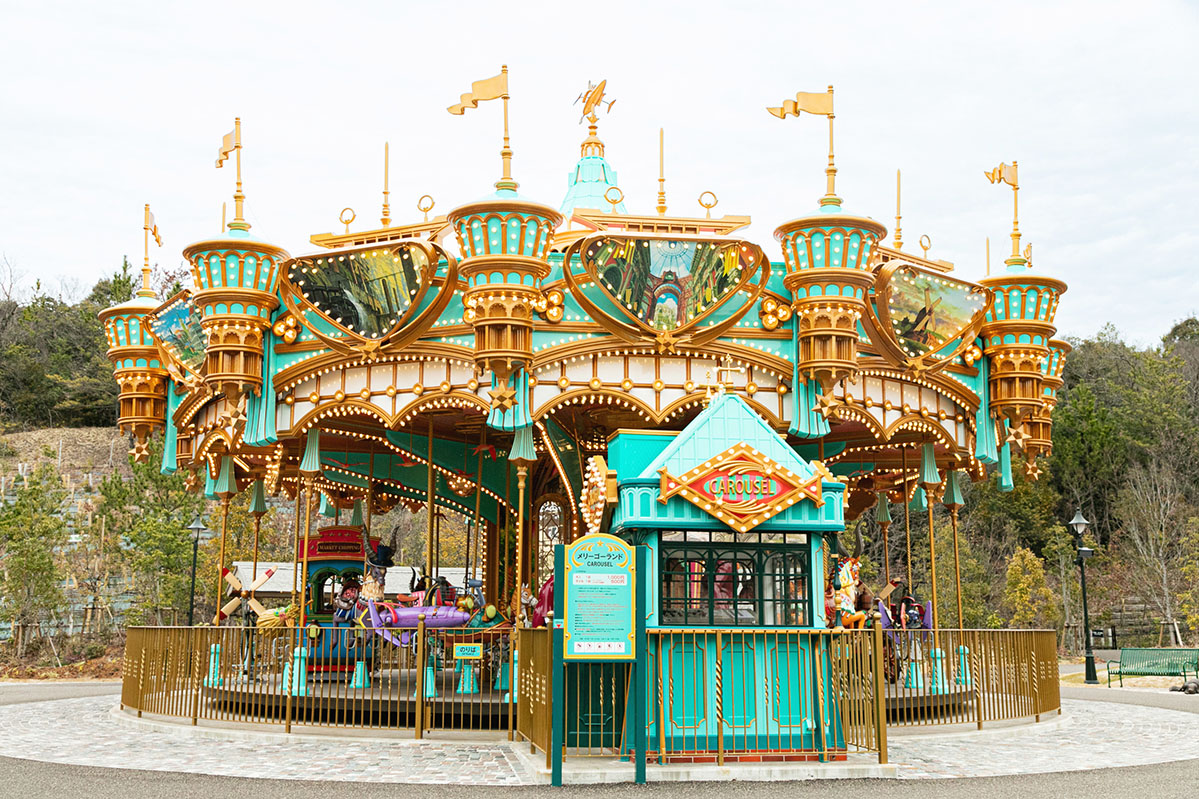 映画作品をモチーフに装飾された「メリーゴーランド」