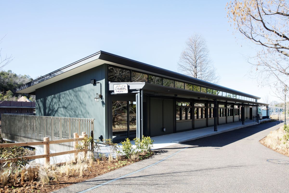 「13人の魔女団」外観 Ⓒ Studio Ghibli