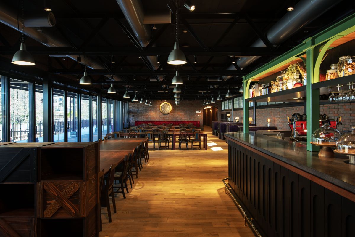 「空飛ぶオーブン」内観 Ⓒ Studio Ghibli