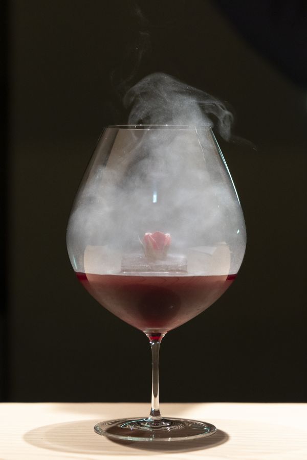 ケンゾーエステートの赤ワインにザクロ、カルヴァドスを加えた「CONFESSION(告白)」5500