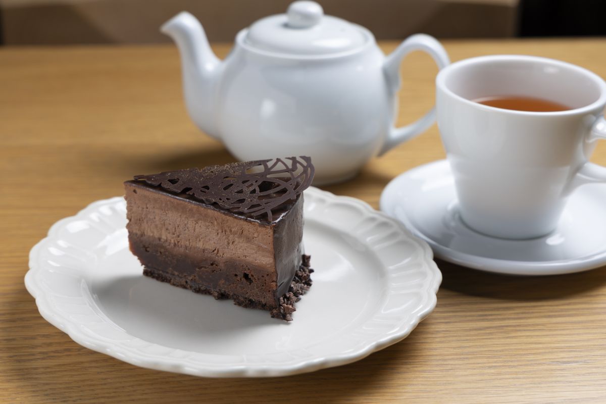 「the LOUNGE」でも味わえるヴァローナカカオタルトムースショコラとアールグレイのセット1300円