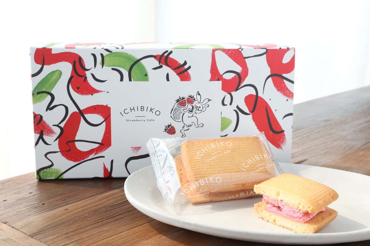 「いちごバターサンド」4個入1112円（東館2階 スイーツガーデン）