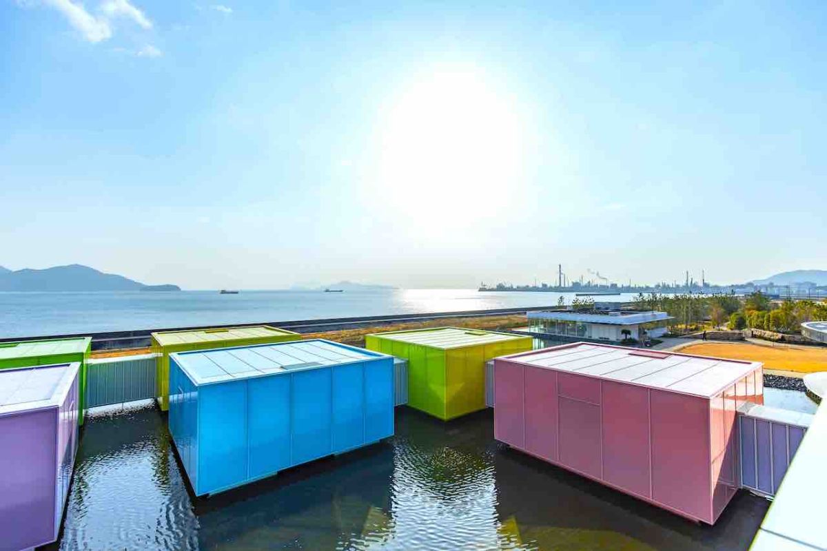 【下瀬美術館】水盤に浮かぶカラフルな展示室が話題！複合施設「SIMOSE」のアートミュージアム