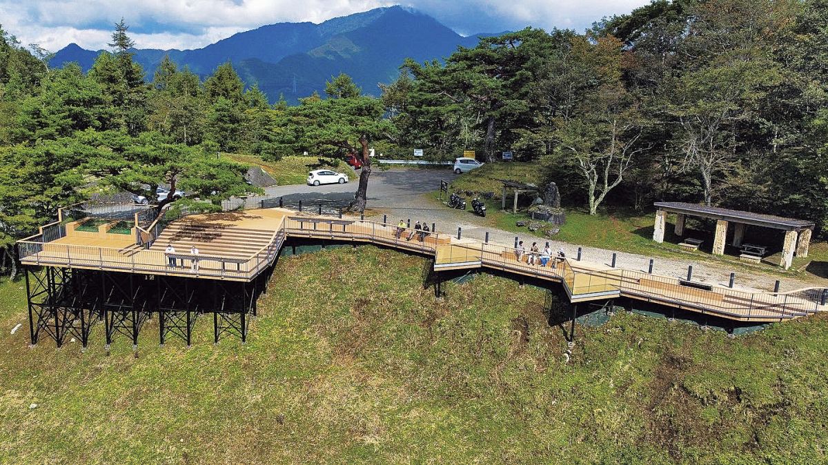 二十曲峠展望テラス SORA no IRO