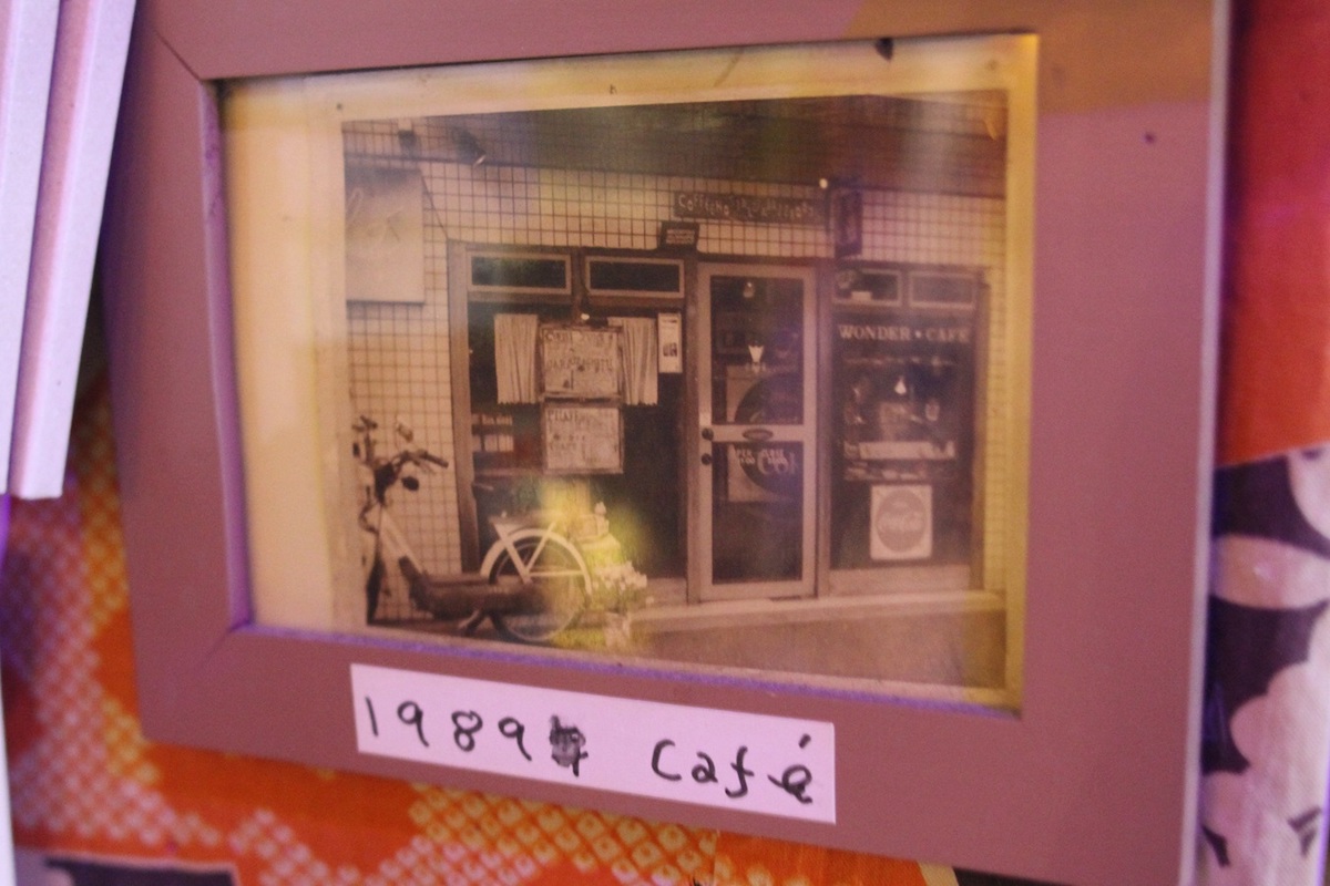 移転前のお店の写真を発見。ドアは当時と同じものを再利用しているそう