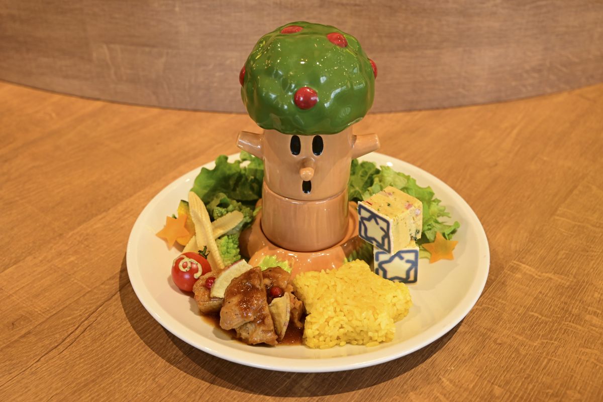 「ウィスピーウッズのもりもりごちそうプレート」。ウィスピーウッズの中にはポテトサラダとチーズソースが隠れています！