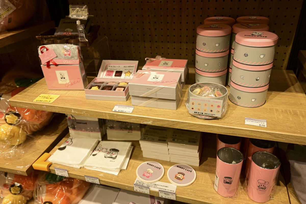 チョコやクッキーなどおみやげに最適なものも！