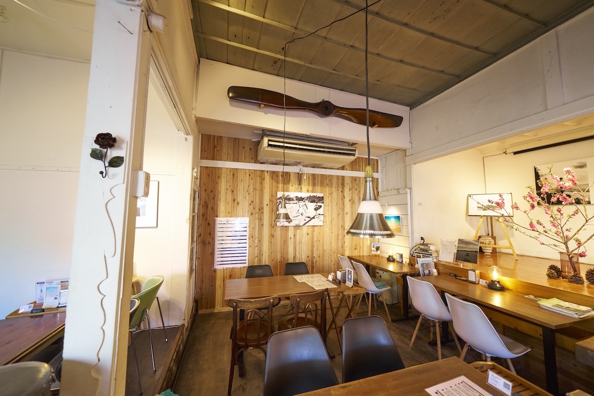 1階のテーブル席