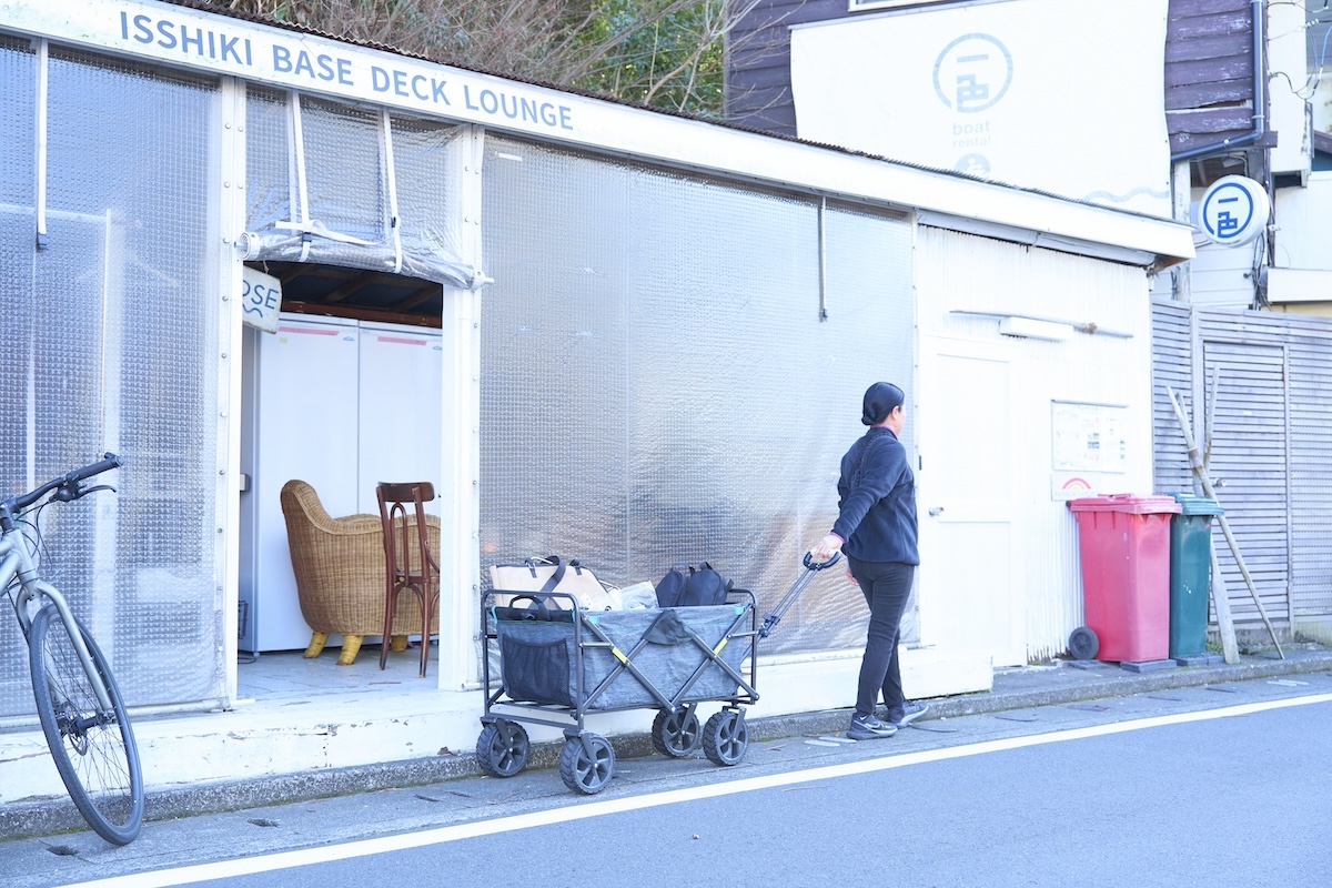 カフェ「一色BASE」を出発！