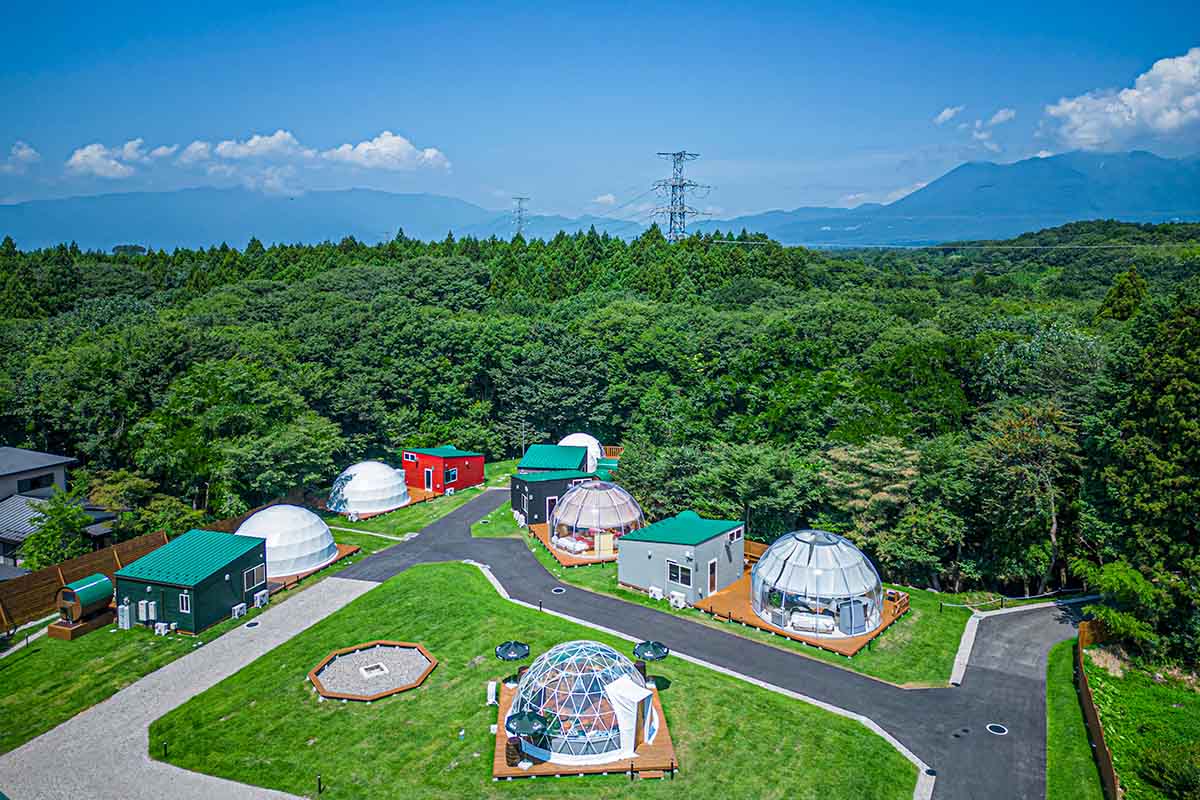 全棟に温泉、サウナ、水風呂、焚火台を完備