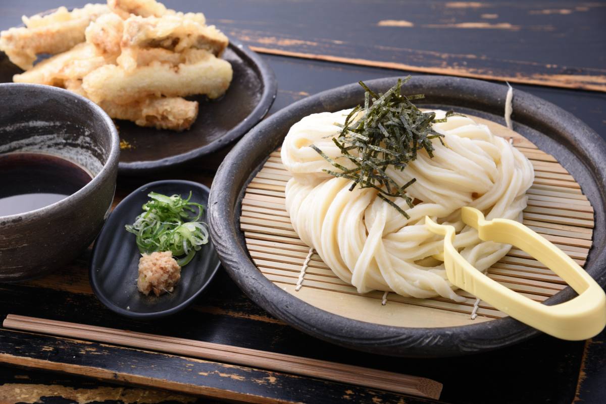 山元麺蔵の土ゴボウ天ざるうどん1200円