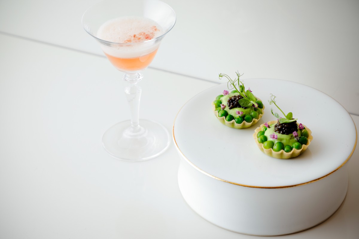 「えんどう豆とキャビアのタルト」